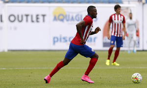 Primer partido de Jackson. Triangular disputado en Butarque. El jugador colombiano conduce el esférico
