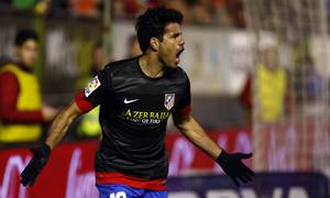 Diego Costa celebra el primer gol ante Osasuna en El Sadar