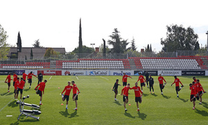 temporada 15/16. Entrenamiento en la ciudad deportiva de Majadahonda. Jugadores realizando ejercicios durante el entrenamiento