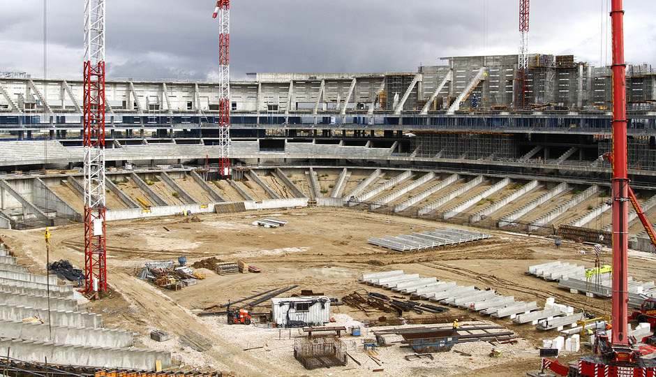 Vista general del estado de las obras del Nuevo Estadio desde la tribuna principal 