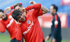 temporada 15/16. Entrenamiento en el Estadio Vicente Calderón. Óliver durante el entrenamiento