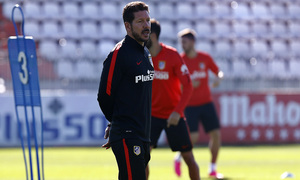 temporada 15/16. Entrenamiento en la ciudad deportiva de Majadahonda. Simeone durante el entrenamiento