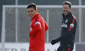 temporada 15/16. Entrenamiento en la ciudad deportiva de Majadahonda. Simeone durante el entrenamiento