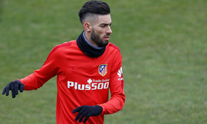 temporada 15/16. Entrenamiento en la ciudad deportiva de Majadahonda.  Carrasco corriendo durante el entrenamiento