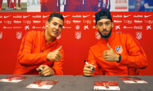 Temporada 15/16. Sesión de firmas y fotos en Barcelona con Carrasco y Lucas