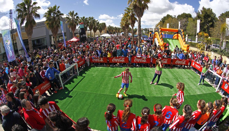 Temporada 2015/2016. Día del niño previo al partido ante el Granada CF. 