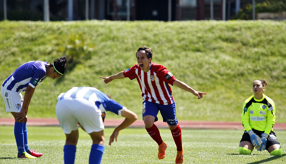 Temporada 2015-2016. Partido de cuartos de final de la Copa de la Reina entre el Atlético de Madrid féminas y Sporting de Huelva. Sonia Bermúdez marca un gol.