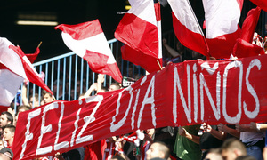 Temporada 12/13. Partido Atlético de Madrid Granada.aficion con pancarta