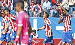 Temporada 12/13. Partido Atlético de Madrid Granada.celebración de Diego Costa con el dedo en la boca