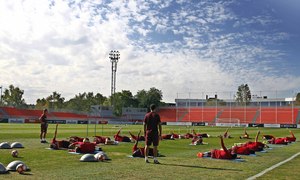 Temporada 2016-2017. Entrenamiento en la ciudad deportiva Wanda Atlético de Madrid 23_09_2016. Los jugadores suplentes hacen un ejercicio de velocidad. 