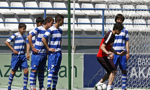 Clinic en la Ciudad Deportiva de Baku. Tiago se ejercita junto a los participantes del clinic