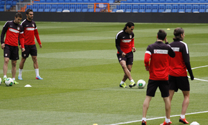 Final Copa del Rey 2012-2013. Falcao toca balón en el Bernabéu