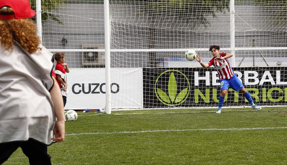Temporada 2016-2017. La otra mirada del partido entre el Atlético de Madrid Femenino contra Santa Teresa. 22_04_2017.