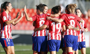 Temporada 17/18. Partido entre el Atlético de Madrid Femenino contra el Sporting de Huelva. Celebración del gol de Carla.
