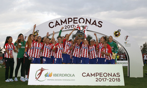 Temporada 17/18 | Atlético de Madrid Femenino - Valencia | Ida de la Copa de la Reina | Equipo con el título de Liga