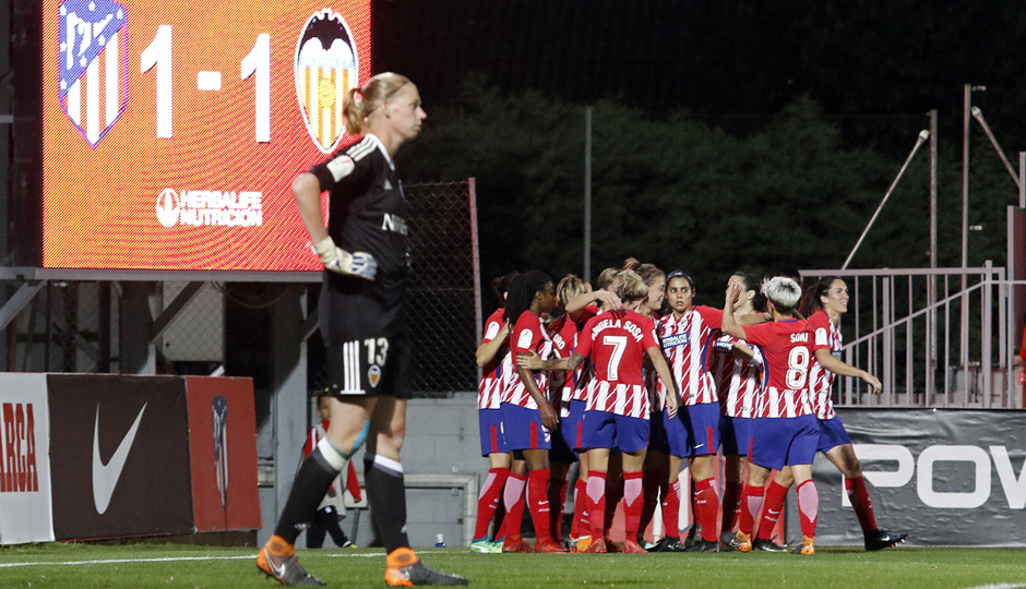 Temporada 17/18 | Atlético de Madrid Femenino - Valencia | Ida de la Copa de la Reina | Amanda Sampedro celebración