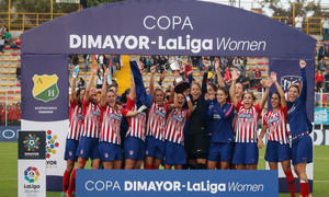 Temporada 18/19. Atlético de Madrid Femenino en Colombia en pretemporada frente al Atlético Huila. Campeonas