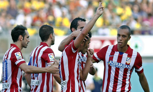 Temporada 2013-14. UD Las Palmas - Atlético de Madrid. David Villa celebra su primer gol con el equipo rojiblanco