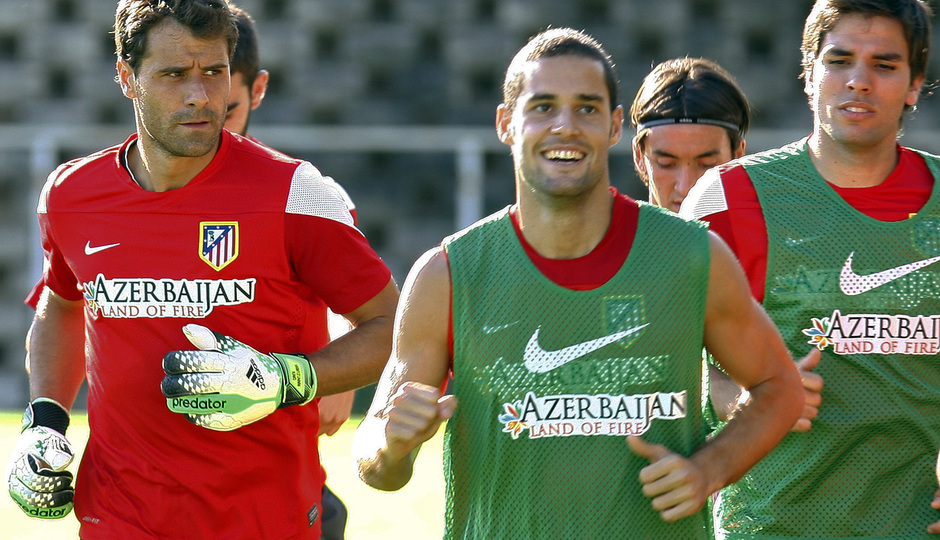 Temporada 13/14. Aranzubia en su primer entrenamiento con el Atlético en Majadahonda corre con Mario y Borja Martínez