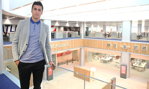 Temporada 18/19 | Visita del primer equipo a las oficinas del Wanda Metropolitano | Rodrigo