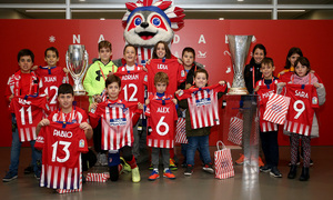 Temp. 18-19 | Entrenamiento en el Wanda Metropolitano abierto al público | Niños