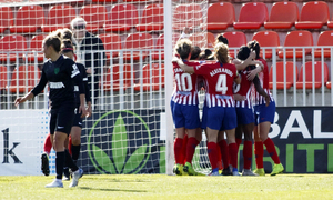 Temporada 18/19 | Atlético de Madrid Femenino - Málaga | Piña celebración