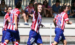 Temporada 2013-2014. Claudia dedicó a los aficionado el segundo ante el Sevilla