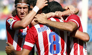 Temporada 2013/ 2014 Atlético de Madrid - Almería Los jugadores celebrando el gol de David Villa