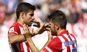 Temporada 2013/ 2014 Atlético de Madrid - Almería Diego Costa y David Villa abrazándose 