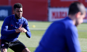 Temporada 19/20. Entrenamiento en la ciudad deportiva Wanda. Lemar realizando ejercicios durante el entrenamiento