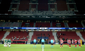 Temp. 20-21 | Atlético de Madrid - Lokomotiv | Minuto de silencio Maradona
