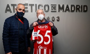 El club impuso la insignia de Oro y Brillantes a Delfín Cantalejo y Manuel Gil