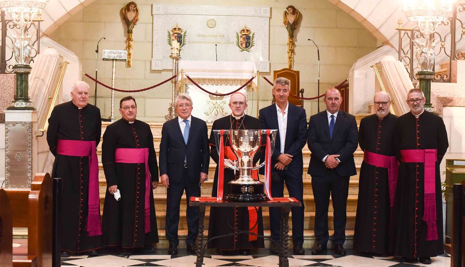 Ofrenda Virgen Almudena título de Liga