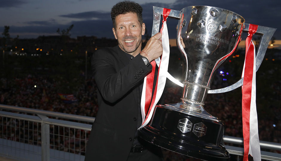 Simeone trofeo Liga | GALERÍA Y ADVIENTO 2021