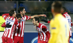 Temporada 13/14. Champions League. Zenit - Atlético de Madrid. Adrián celebrando el gol con Raúl García, Crístian Rdríguez y Juanfran