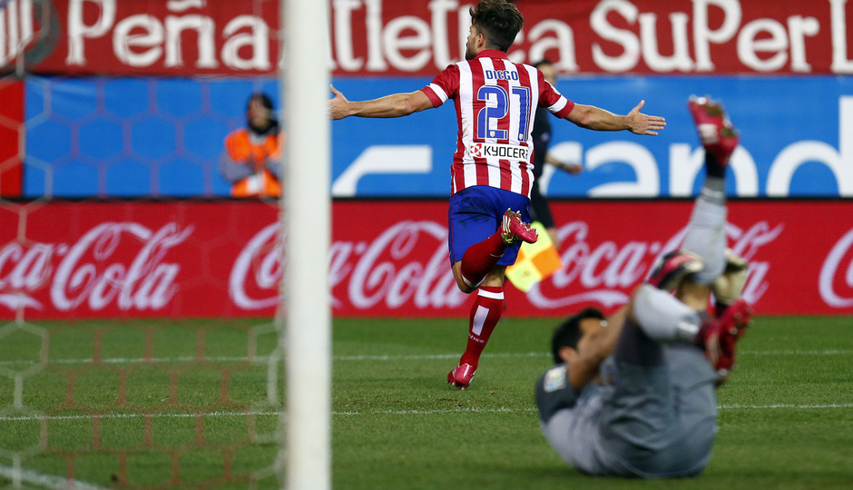 temporada 13/14. Partido Atlético Real Sociedad. Diego celebrando un gol