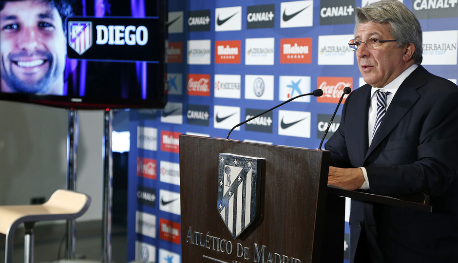 temporada 13/14. Acto. Presentación Diego Ribas en el Estadio Vicente Calderón