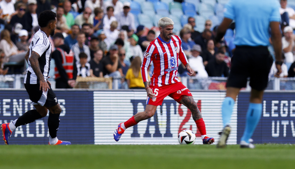 De Paul jugó de titular ante la Juventus