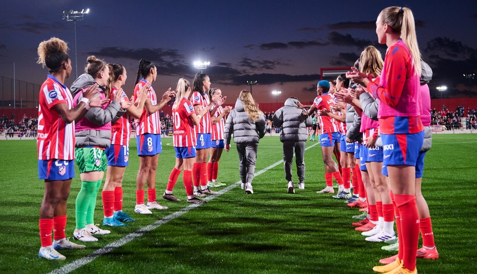 Temp. 24-25 |Atlético de Madrid Femenino - FC Barcelona | Pasillo campeonas