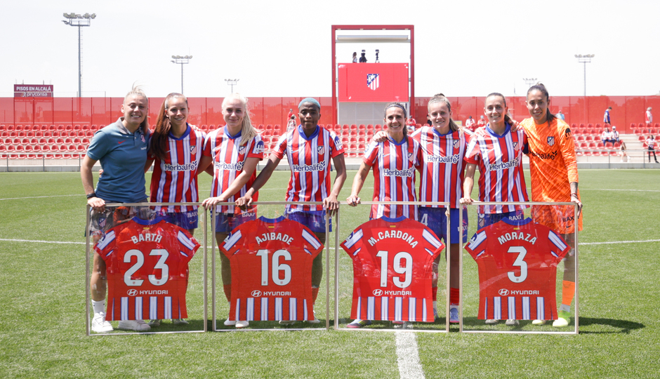 Temp. 24-25 | Atlético Femenino - Levante Badalona | Homenaje camisetas