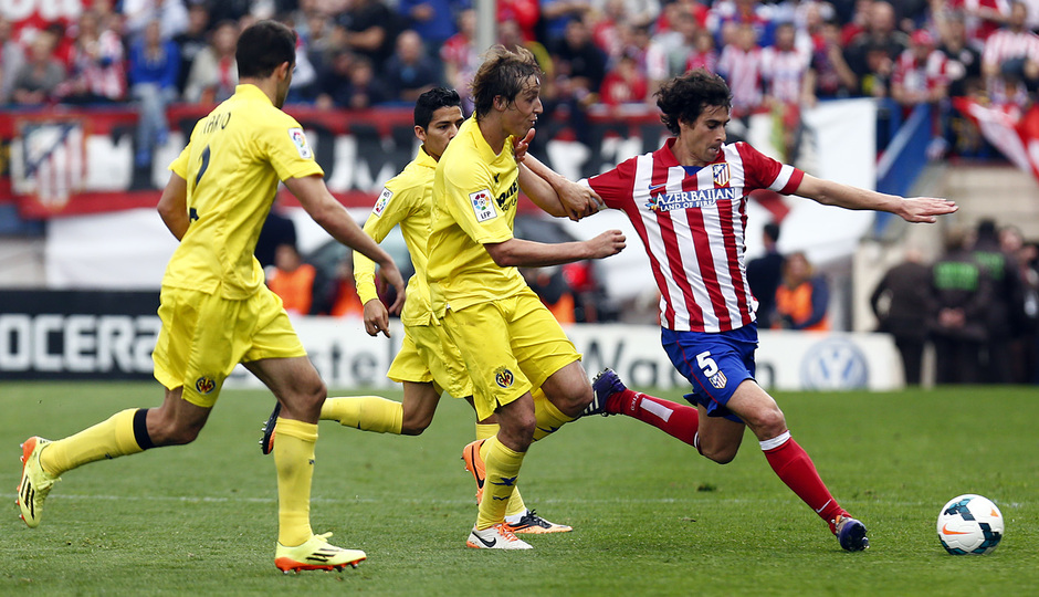 temporada 13/14 Partido. Atlético de Madrid_Villarreal. Tiago con el balón