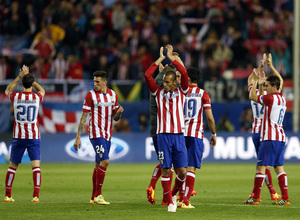 temporada 13/14. Partido Champions League. Atlético de Madrid-Chelsea. Jugadores aplaudiendo al público