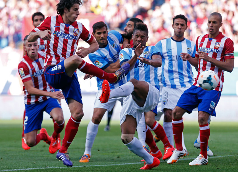 Temporada 13/14 Liga BBVA Atlético de Madrid - Málaga. Remate de Tiago.