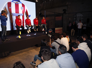 Temporada 14-15. Presentación nueva camiseta. Koke, Raúl García, Gabi y Manquillo. Foto: A. G.