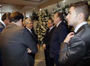 temporada 14/15 . Funeral Alfredo Di Estéfano. Estadio Santiago Bernabeu. Caminero, Gabi, Cerezo, Collar.
