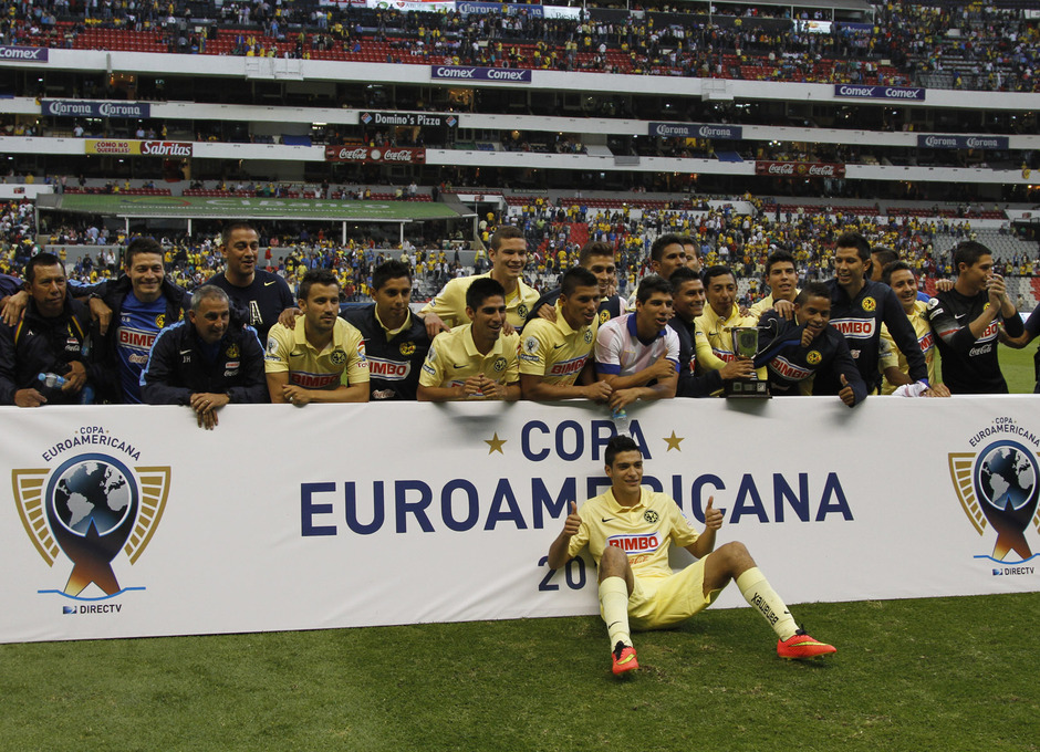 Copa EuroAmericana 2014-2015. Jugadores de América celebrando la victoria.