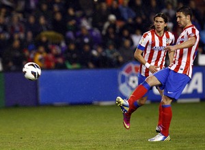 Temporada 2012-13. Gabi golpea el balón en el José Zorrilla de Valladolid