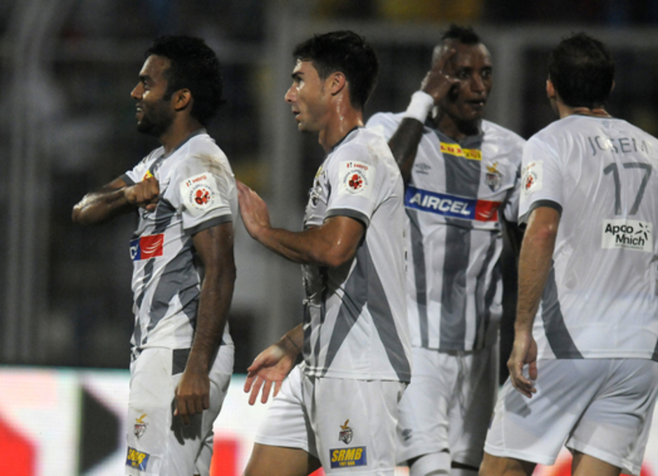 Cavin Lobo celebra el segundo gol suyo, que daba la vuelta al partido y el triunfo al Atlético de Kolkata frente al FC Goa