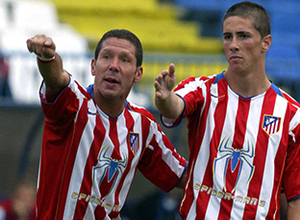 Simeone da explicaciones a Fernando Torres en su época de compañeros de equipo