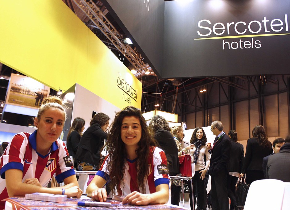 Temp. 2014-2015. Ángela Sosa y Fontemanha en el stand de Sercotel en FITUR 2015